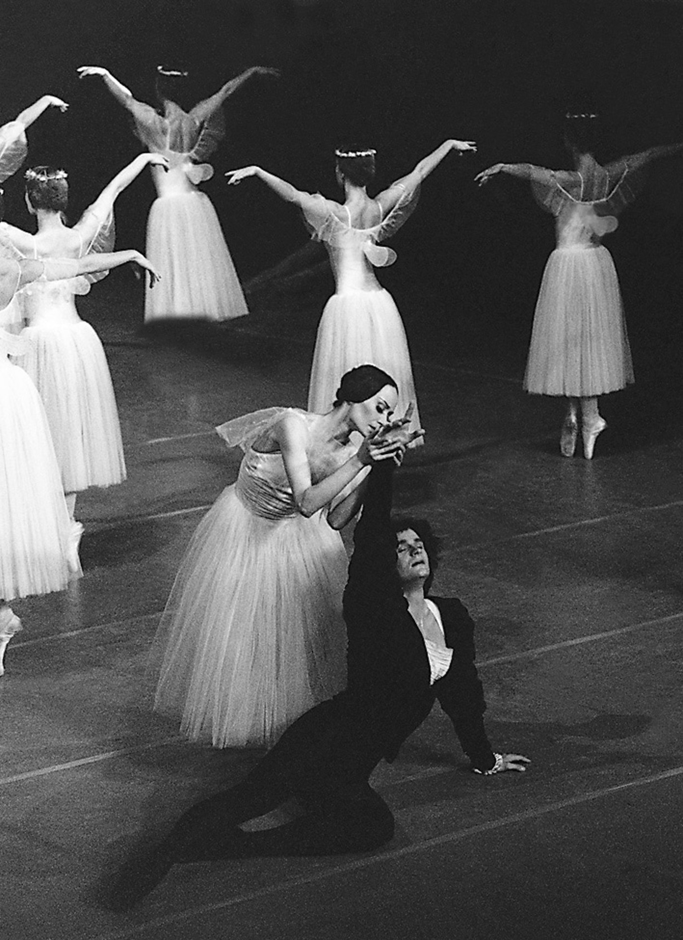 3 Adolphe-Charles Adam, Giselle (1990 SND, choreografia Alícia Alonso) Nora Gallovičová (Giselle), Jozef Dolinký ml. (Albert)