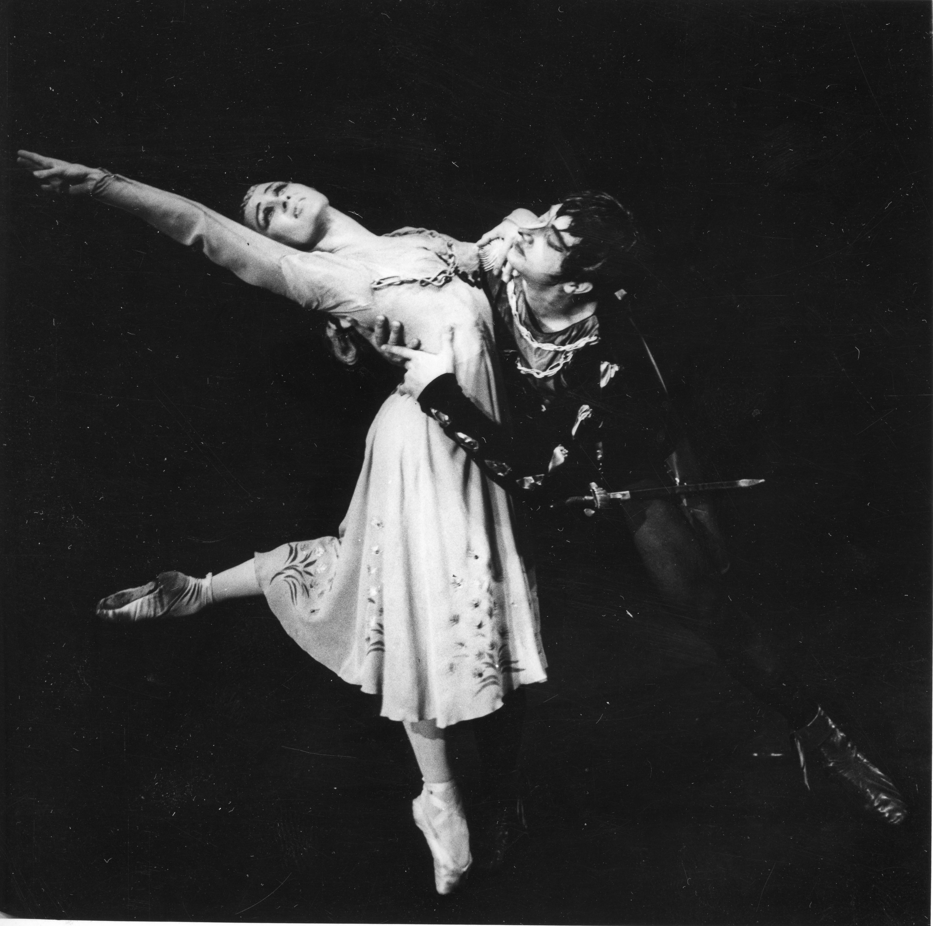 5 Piotr Iljič Čajkovskij, Francesca da Rimini(SND1963, choreografia Jozef Zajko) Gusta Herényiová(Francesca), Ondrej Halász(Giotto) foto Jozef Vavro