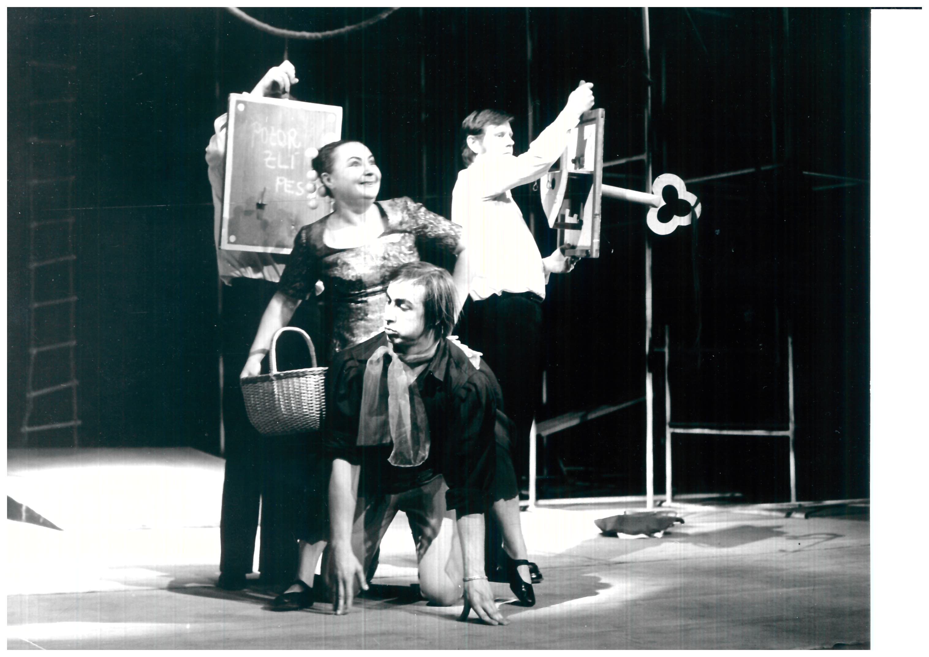 Karel Čapek: Lúpežík, Štátne divadlo, Košice, 1975, Andrej Hryc, Elena Kleisová, Dušan Skokan réžia: Jozef Pražmári, foto: Edita Matečíková, zdroj: Dokumentácia Divadelného ústavu