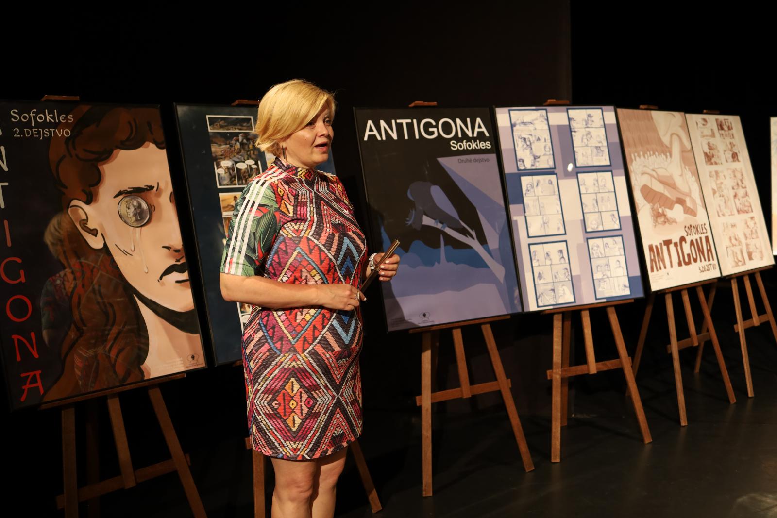 Interná prezentácia Antigona v grafickom románe
