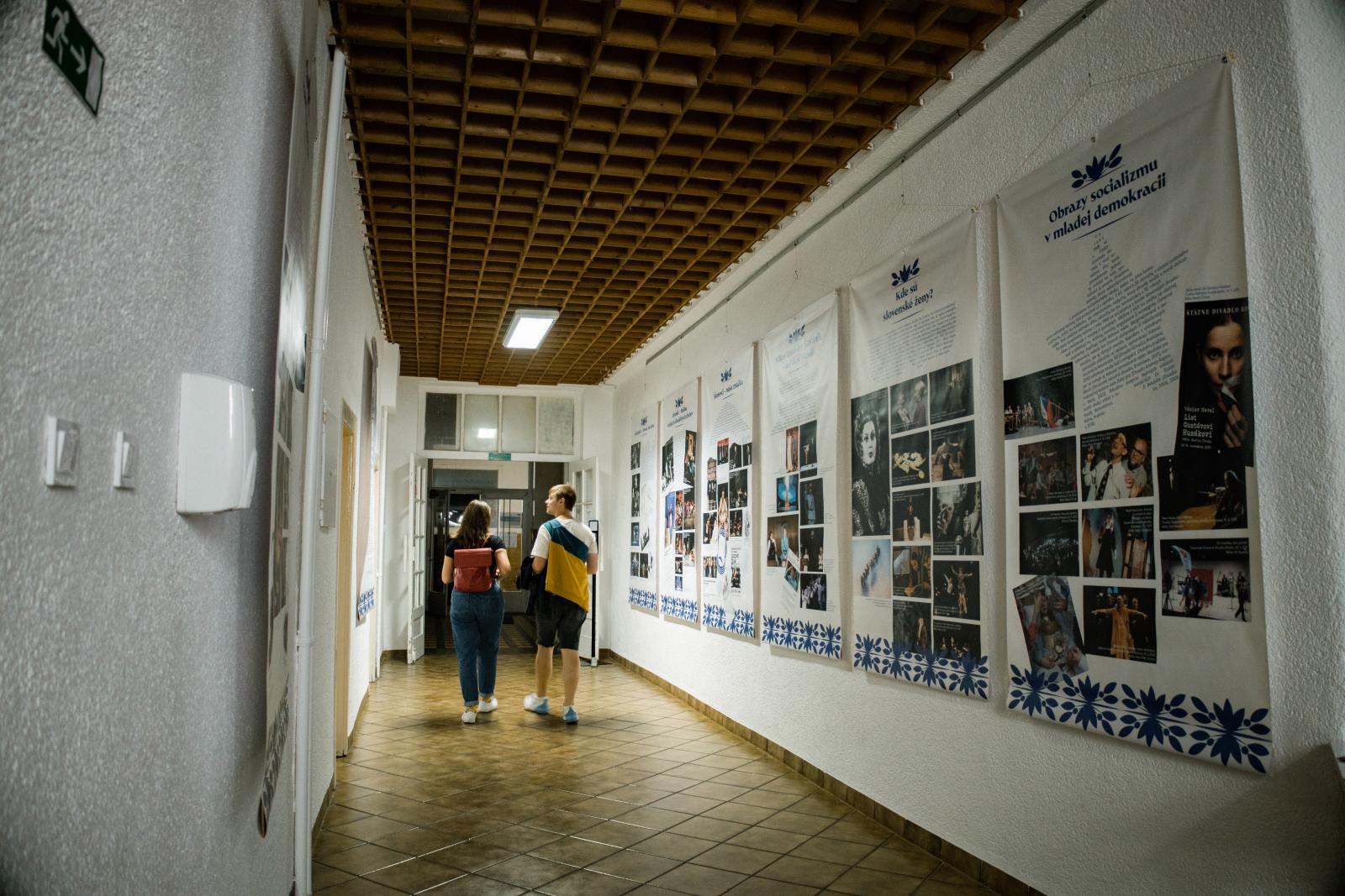 14 Výstava Ako sa hľadáme: Tridsať rokov Slovenskej republiky v divadelných inscenáciách, autorka fotografie Daniela Dolinská