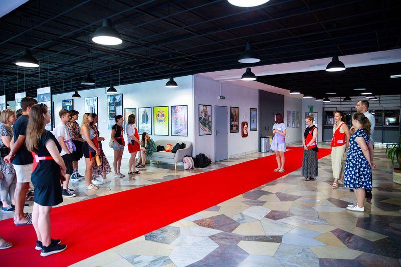 23. 6. 2024, Teen Theatre Fest: Vernisáž výstavy Klasika v grafickom románe v Kine Hviezda 