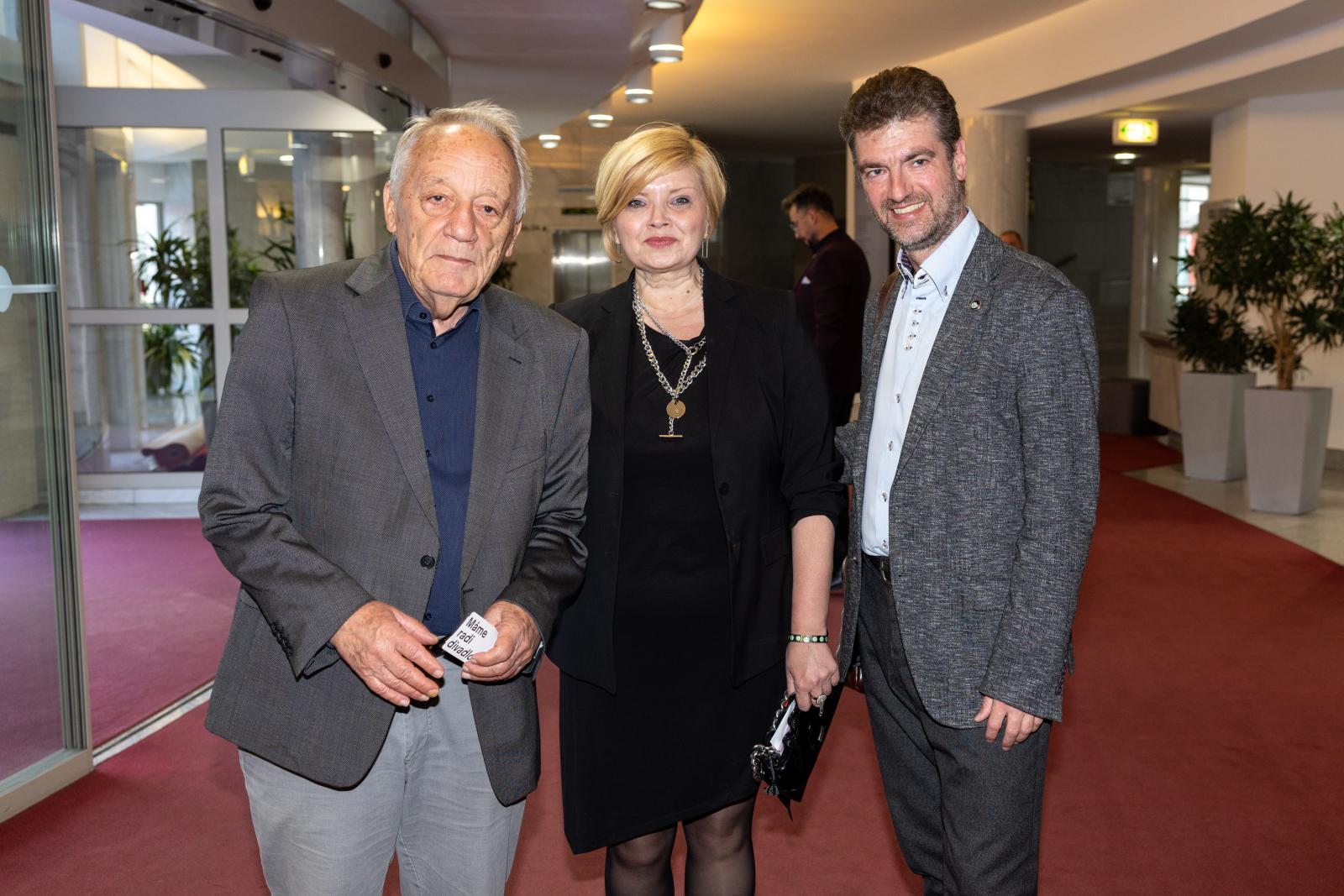 1. deň festivalu súčasnej drámy Nová dráma/New Drama 2025: slávnostné otvorenie