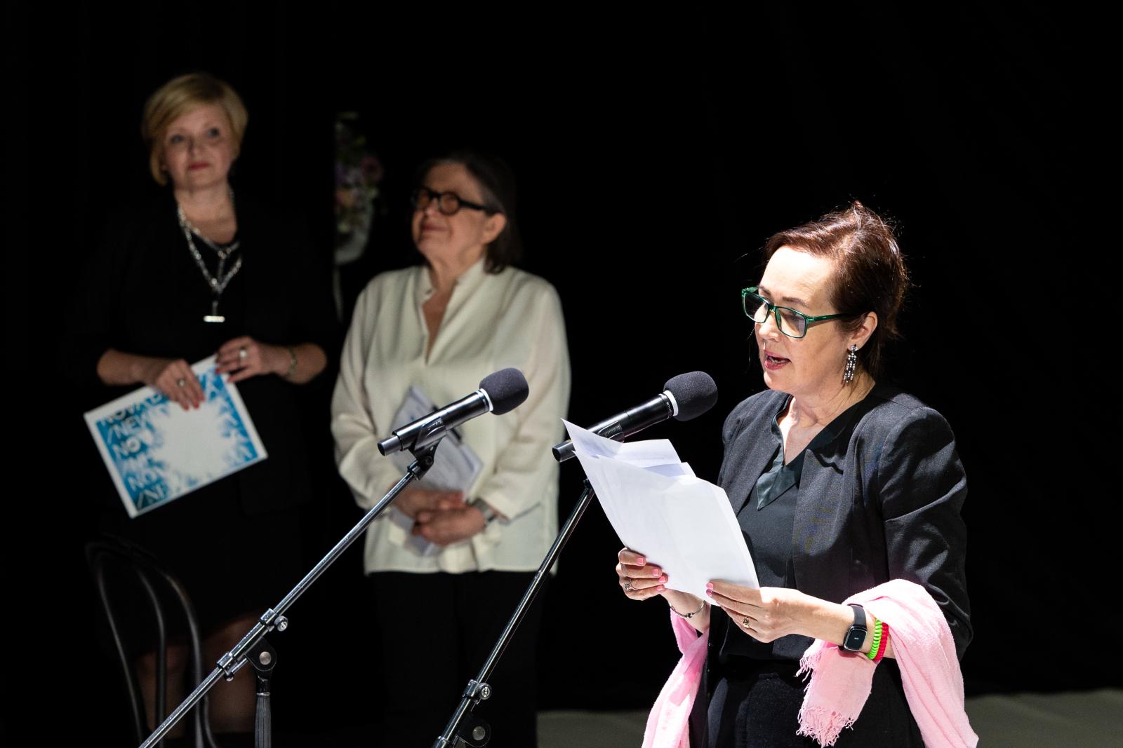 1. deň festivalu súčasnej drámy Nová dráma/New Drama 2025: slávnostné otvorenie