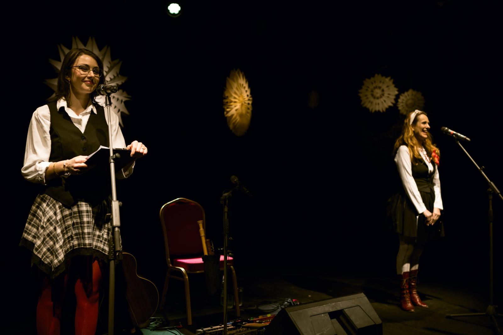 KRST KNIHY 35 ROKOV BÁBKOVÉHO DIVADLA NA RÁZCESTÍ