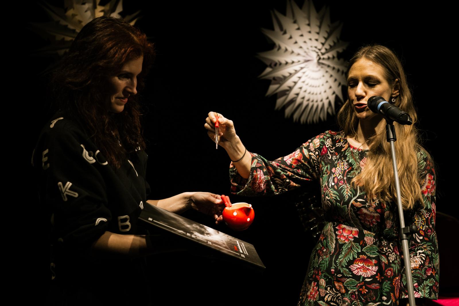 KRST KNIHY 35 ROKOV BÁBKOVÉHO DIVADLA NA RÁZCESTÍ