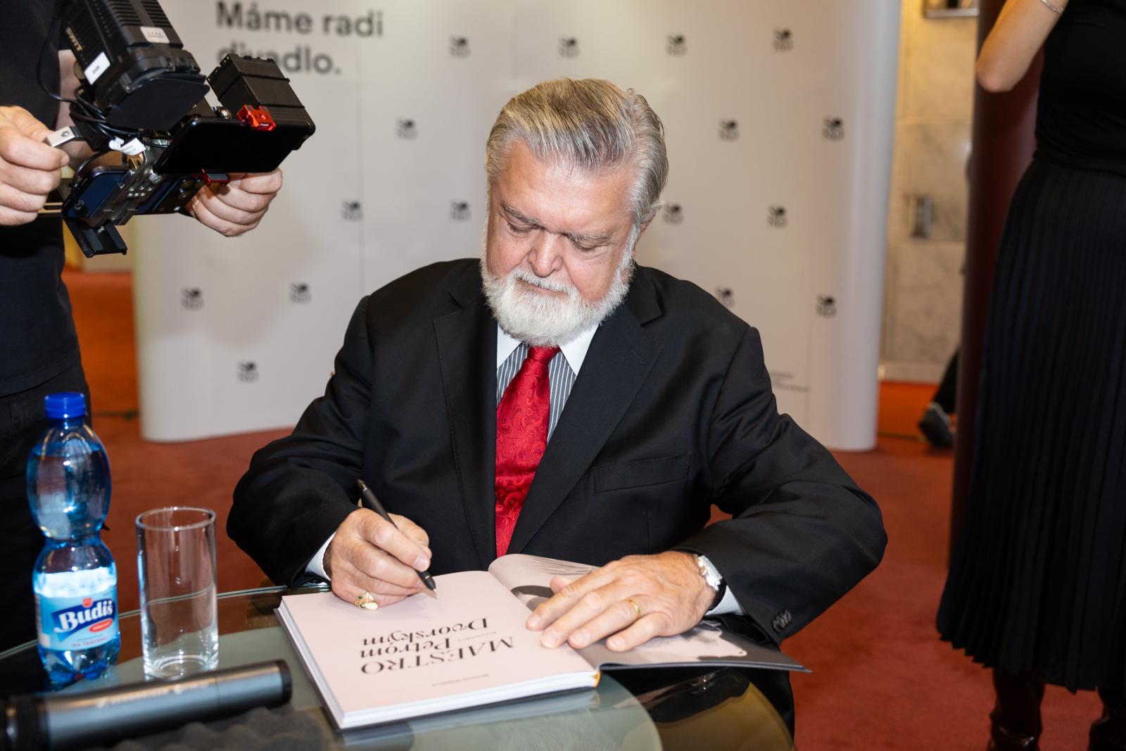 Peter Dvorský. Maestro