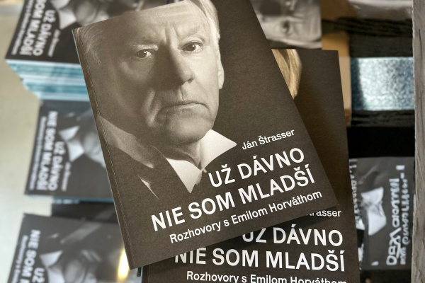 Nová kniha rozhovorov Jána Štrassera s Emilom Horváthom – už v predaji