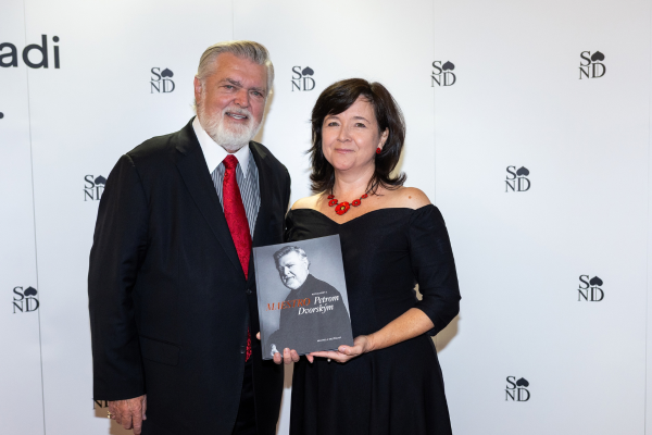 Peter Dvorský. Maestro: Nová publikácia a výstava venovaná 75. výročiu legendy operného umenia